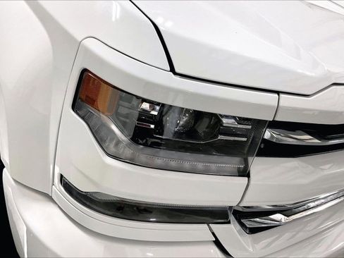 Used 2017 Chevrolet Silverado 1500 LTZ Z71 w/ LTZ Plus Package AWD/4WD image 28