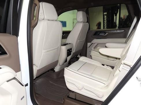 Used 2025 GMC Yukon Denali AWD/4WD image 44