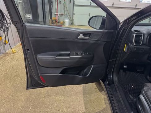 Used 2020 Kia Sportage LX AWD/4WD image 10