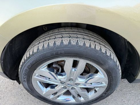 Used 2013 Ford Edge SEL FWD image 19