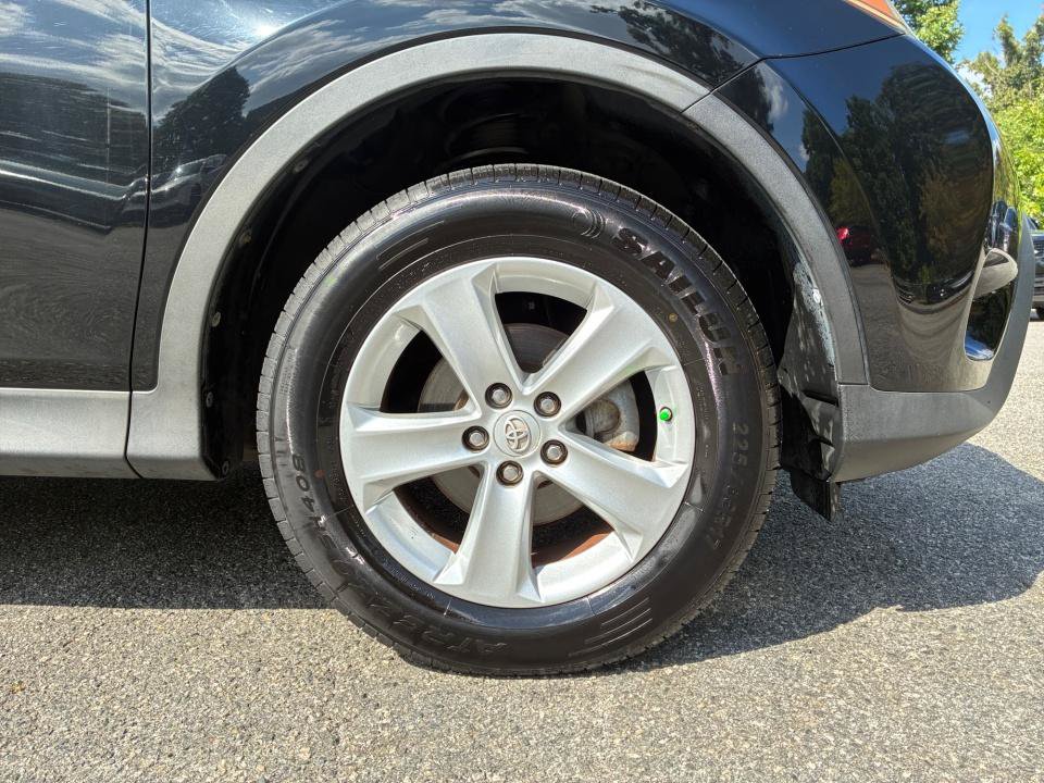 Used 2013 Toyota RAV4 XLE AWD/4WD image 29
