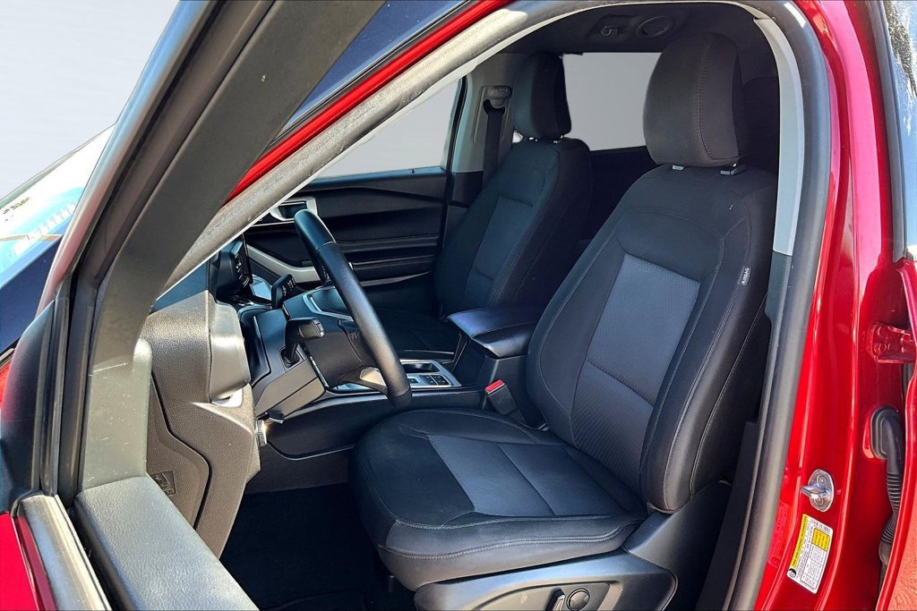 Used 2024 Ford Explorer XLT RWD image 22