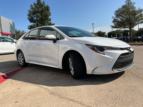 Used 2024 Toyota Corolla LE image 5