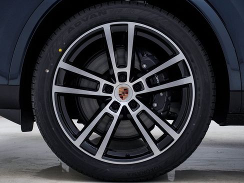 New 2026 Porsche Cayenne Coupe image 13