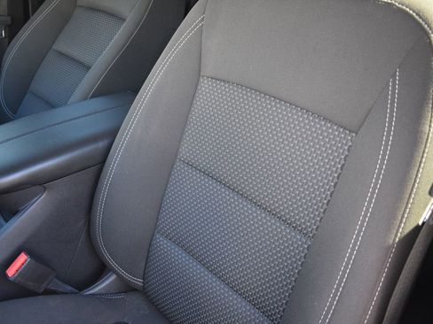 Used 2024 GMC Terrain SLE AWD/4WD image 10