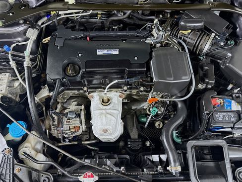 Used 2017 Honda Accord EX image 39