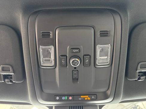 Used 2025 Chevrolet Suburban Premier AWD/4WD image 45