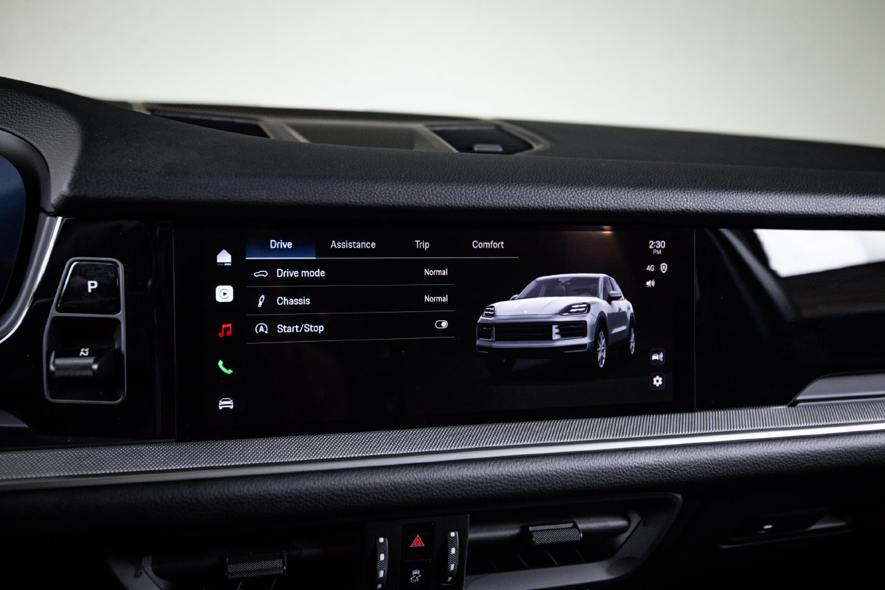 Certified 2026 Porsche Cayenne AWD/4WD image 18