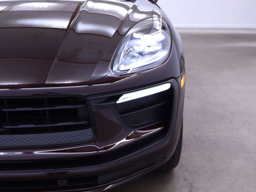 Used 2024 Porsche Macan AWD/4WD image 11
