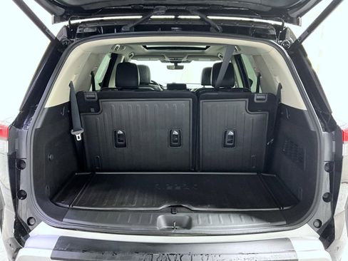 Used 2023 Nissan Pathfinder Platinum image 8