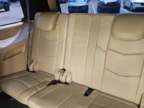Used 2020 Cadillac Escalade Platinum AWD/4WD image 27