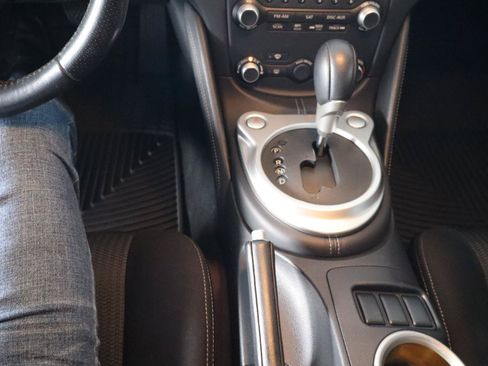 Used 2015 Nissan 370Z Coupe RWD image 26
