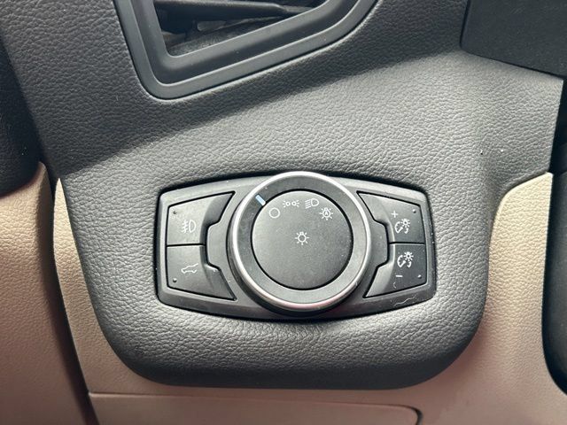 Used 2017 Ford Escape SE FWD image 32