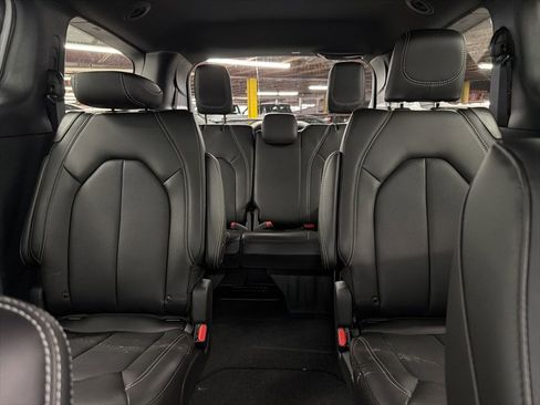 New 2026 Chrysler Pacifica Select image 20