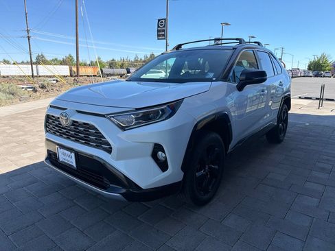 Used 2020 Toyota RAV4 XSE w/ XSE Grade Weather Package AWD/4WD image 4
