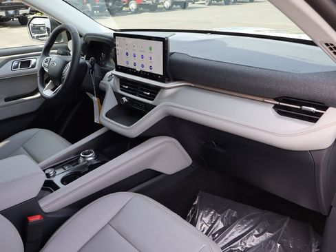 New 2026 Ford Explorer Active AWD/4WD image 34