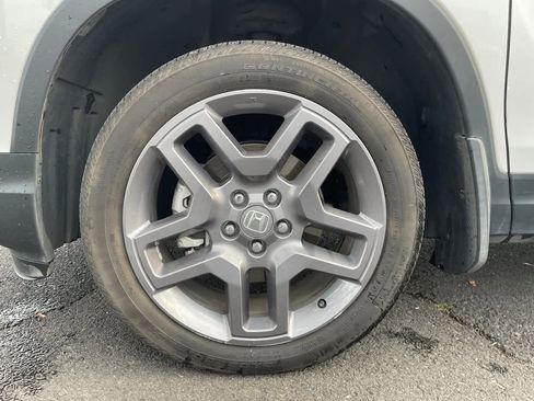 Used 2023 Honda Passport EX-L image 11