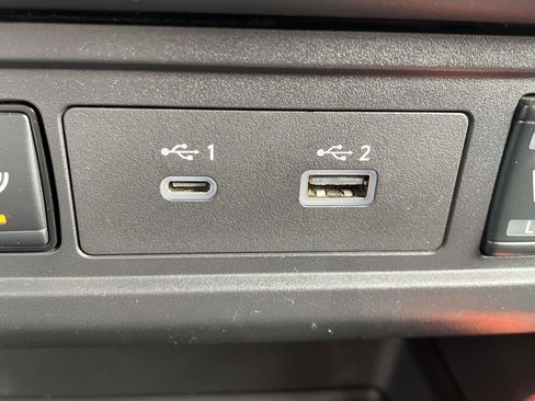 Used 2022 Nissan Frontier PRO-4X image 19