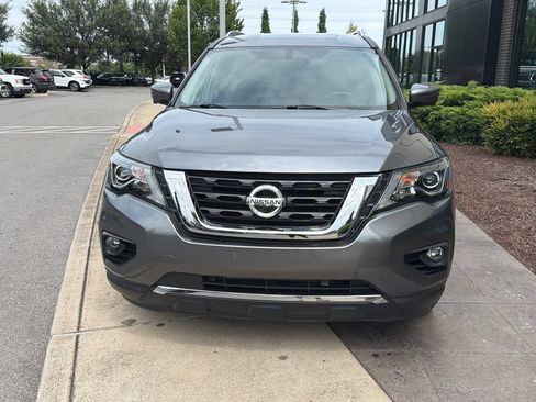 Used 2020 Nissan Pathfinder SL FWD image 9