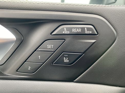 Used 2024 BMW X7 xDrive40i image 25