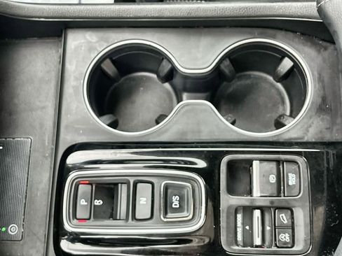 Used 2025 Honda Pilot EX-L image 22