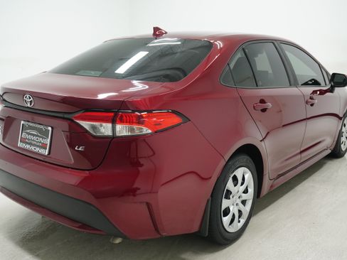 Used 2022 Toyota Corolla LE FWD image 4