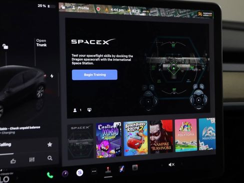 Used 2022 Tesla Model Y Long Range image 32