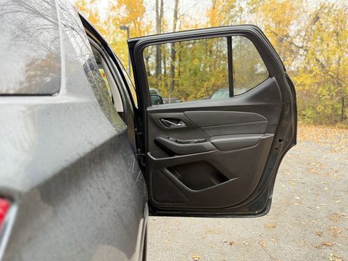 Used 2019 Chevrolet Traverse LT image 37