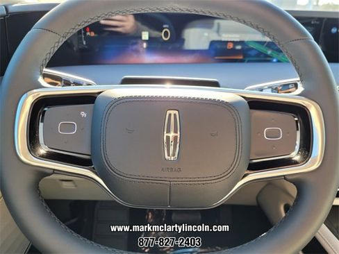 New 2026 Lincoln Nautilus Premier image 16