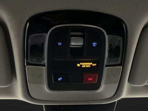 Used 2025 Hyundai Tucson Limited AWD/4WD image 32