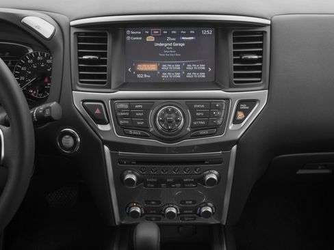 Used 2018 Nissan Pathfinder SL AWD/4WD image 8