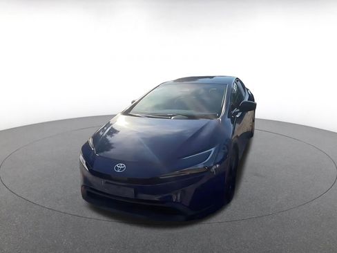 Used 2025 Toyota Prius LE image 7