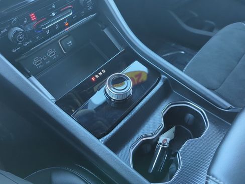 Used 2024 Jeep Grand Cherokee L Laredo image 20