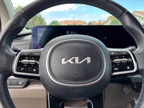 Used 2026 Kia Carnival FWD image 30