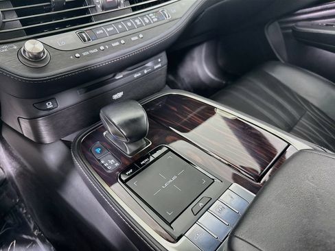 Used 2020 Lexus LS 500 w/ Interior Upgrade Package RWD image 19
