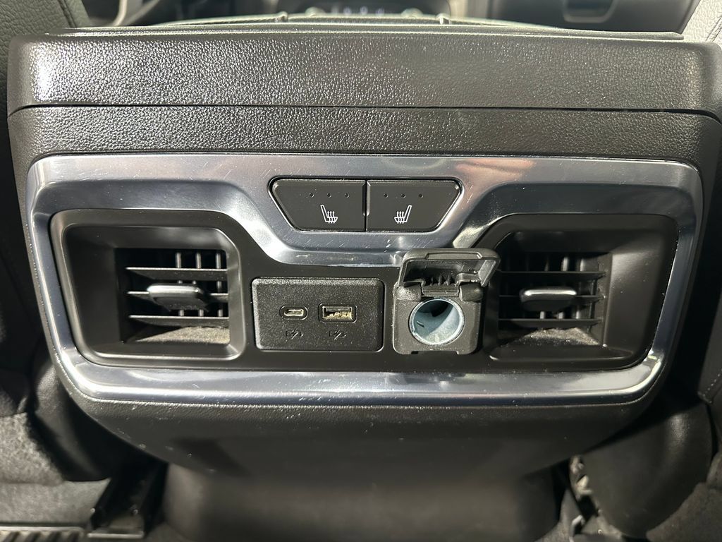 Used 2021 GMC Sierra 3500 Denali w/ Denali Ultimate Package AWD/4WD image 21