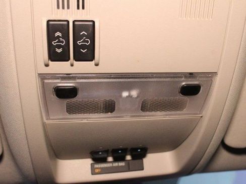 Used 2013 Chevrolet Avalanche LTZ image 28