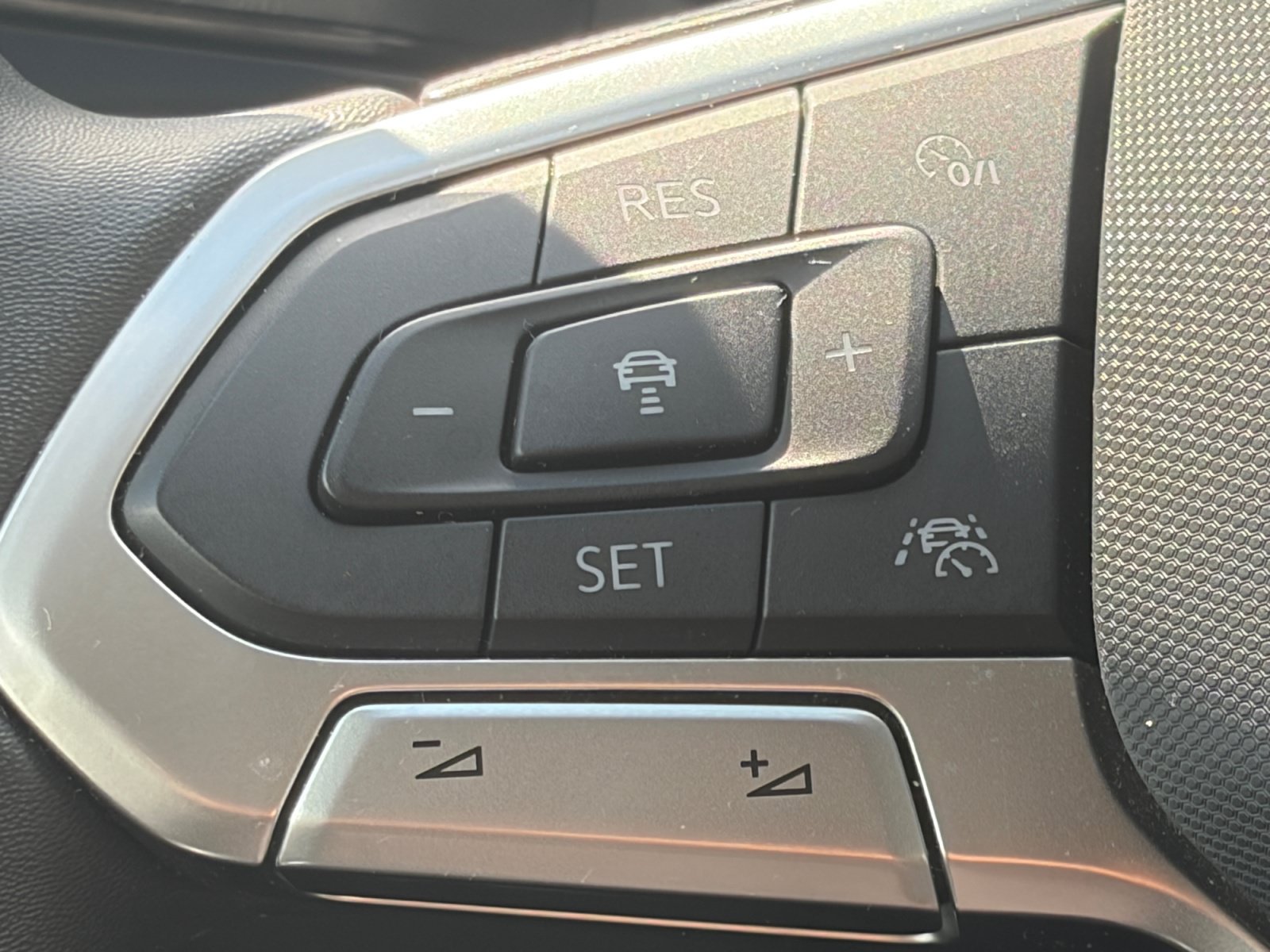 Used 2023 Volkswagen Taos SE AWD/4WD image 20