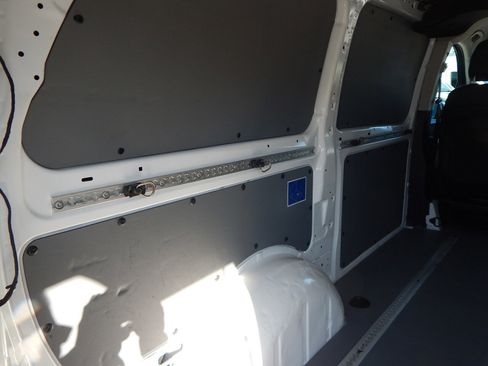 Used 2021 Mercedes-Benz Metris image 15