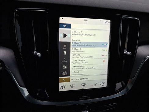 Used 2020 Volvo V60 T5 Cross Country image 17