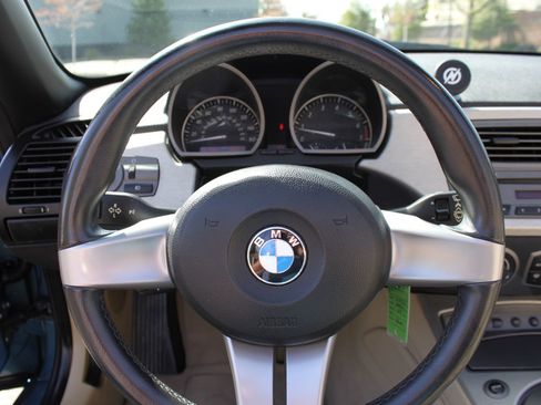 Used 2003 BMW Z4 2.5i image 17