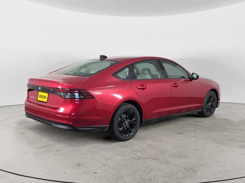 Certified 2025 Honda Accord SE image 5