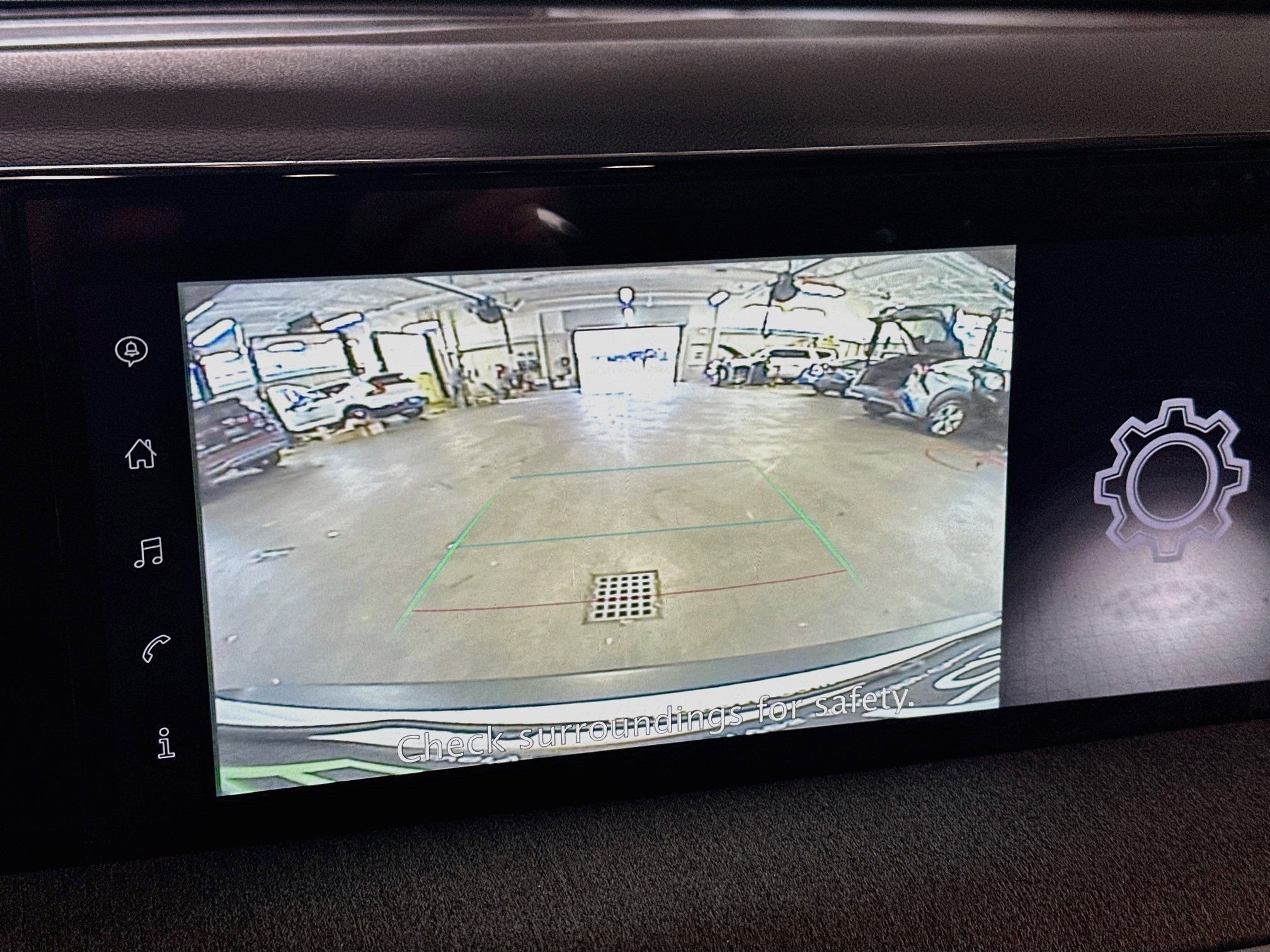 Used 2025 Nissan Kicks SV AWD/4WD image 19