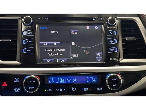 Used 2018 Toyota Highlander XLE AWD/4WD image 13