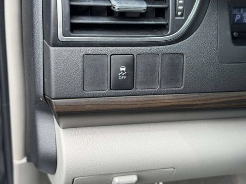 Used 2015 Toyota Camry LE FWD image 19