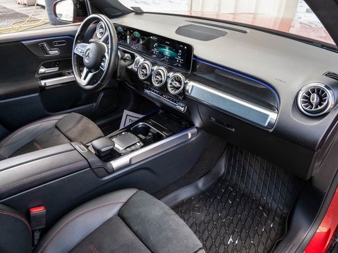 Used 2021 Mercedes-Benz GLB 250 GLB 250 image 25