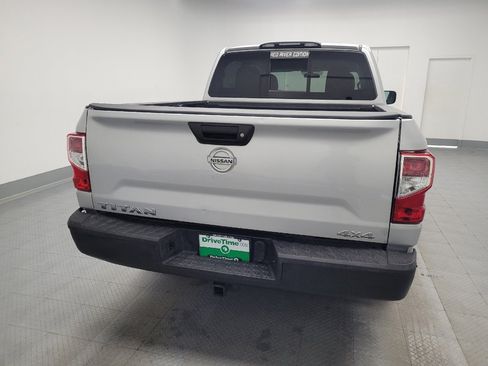 Used 2017 Nissan Titan S image 7