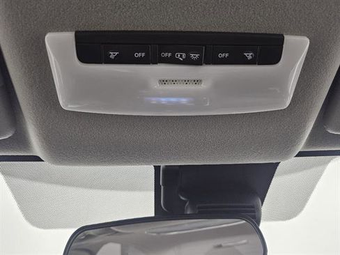 New 2025 Nissan Versa S w/ Trunk Package FWD image 33