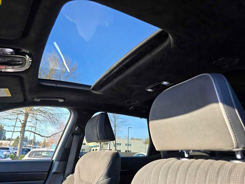Used 2024 Hyundai Palisade Calligraphy image 25