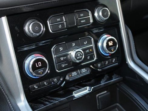 Used 2023 GMC Yukon Denali w/ Denali Reserve Package image 29